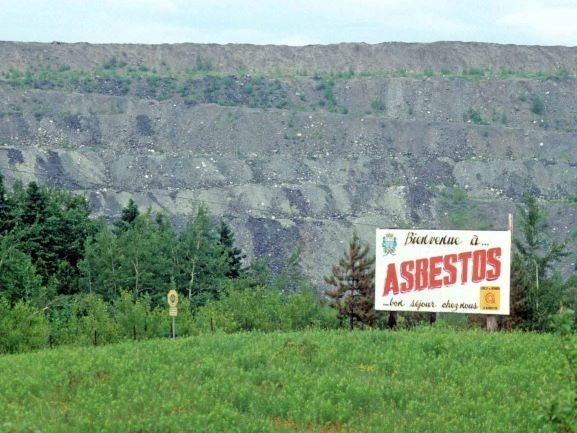 The asbestos 'mountain' outside the town of Asbestos, Canada